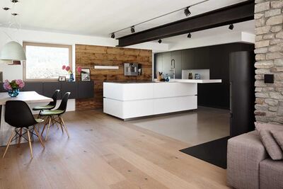 Villa Innsbruck - Modernity and Warmth