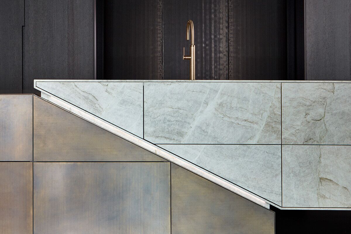 Taj Mahal + Bronzed Brass - SKYWALK®
